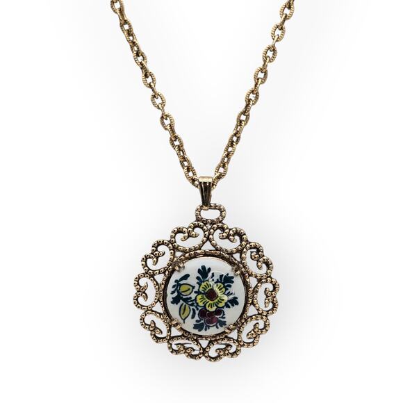 Delft Hand Painted Ceramic Floral Pendant Necklace – European Folk Vintage - Picture 5 of 11
